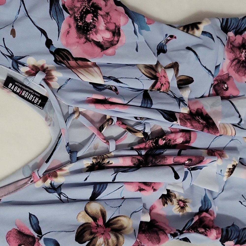 Fashion Nova Blue Floral Romper - Picture 2 of 9